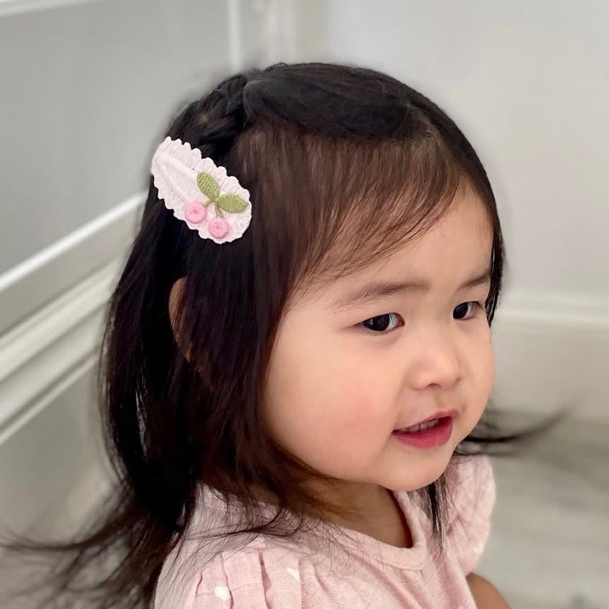 Scallop Snap Clip | Cherry