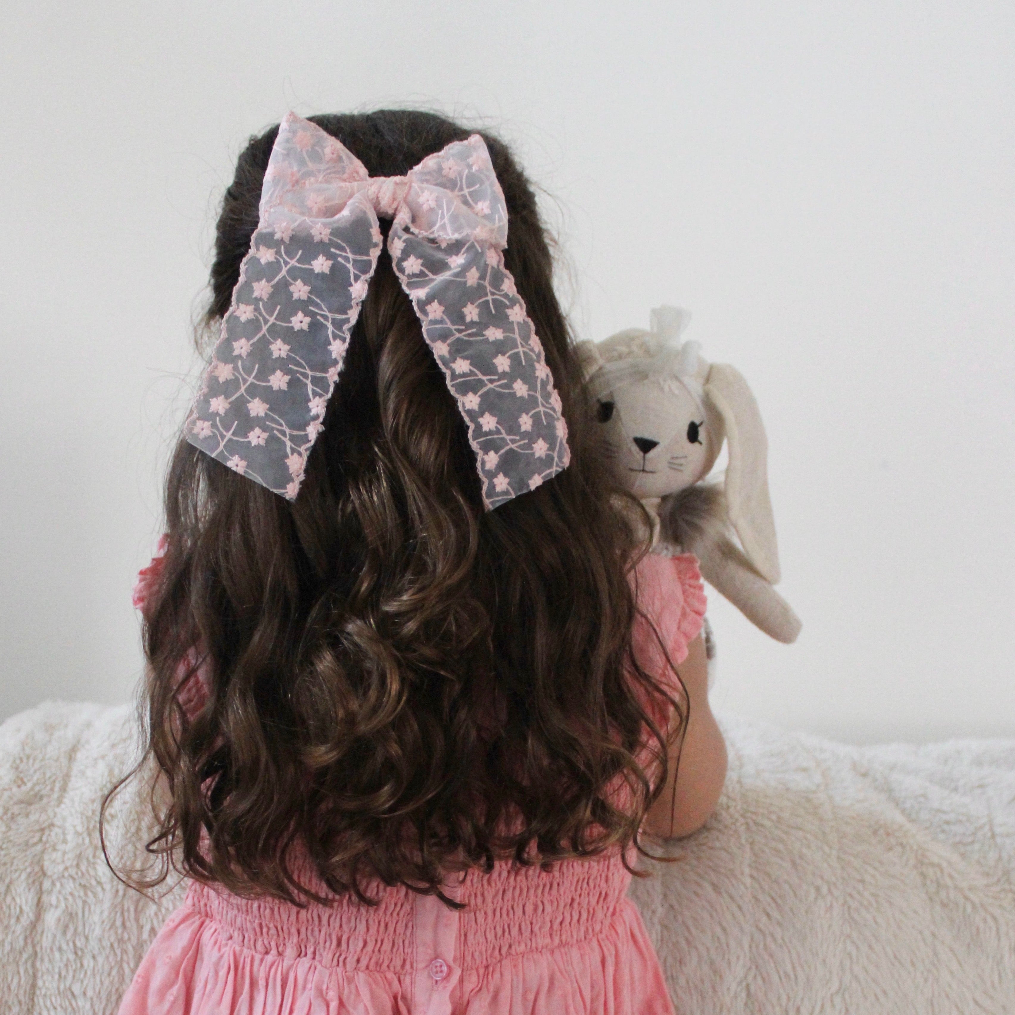 Longtail Bow | Rose Veil