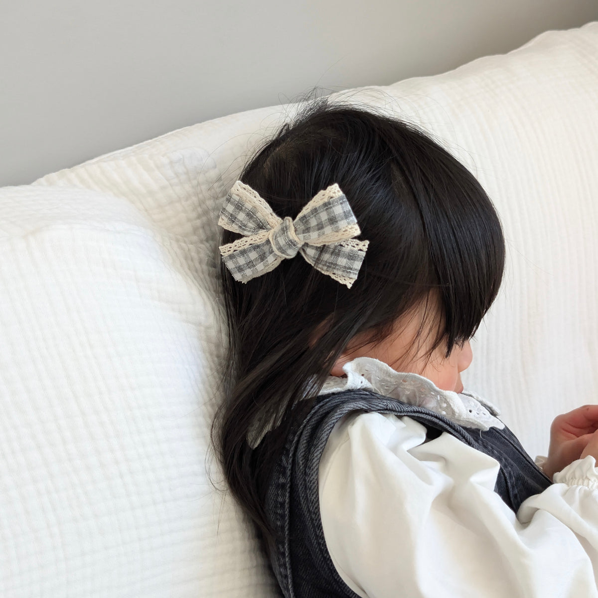 Classic Bow | Misty Ash Gingham Lace