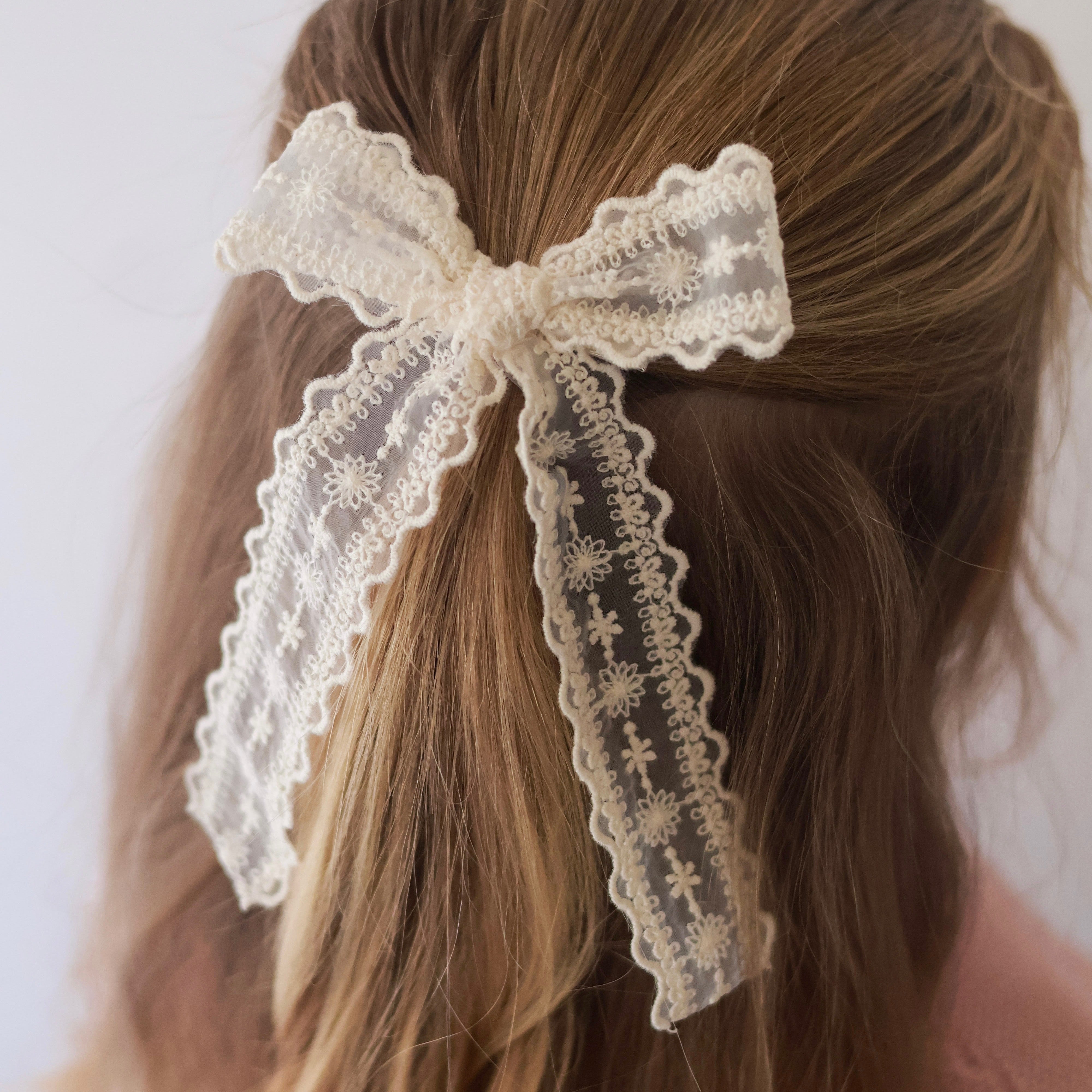 Longtail Bow | Paisley Lace - Cream