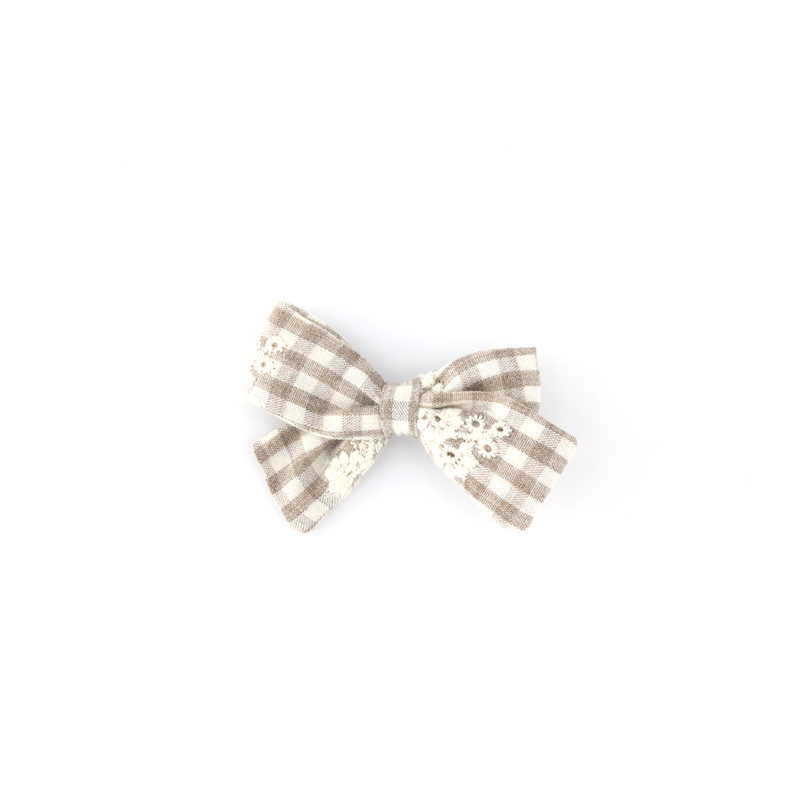 Harper Bow // Gingham Gardenia