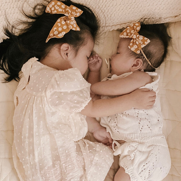 Large Pinwheel Bow // Mustard Daisies
